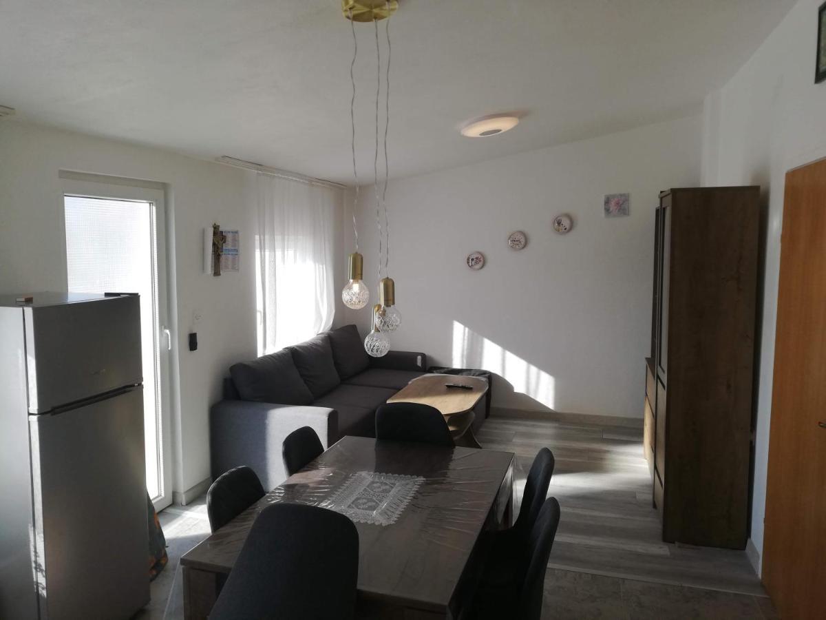Apartman Kety Vir Εξωτερικό φωτογραφία